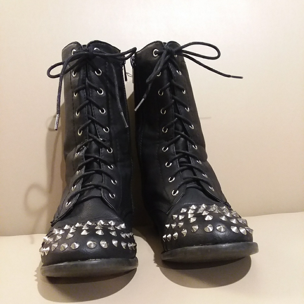 Bamboo black boots